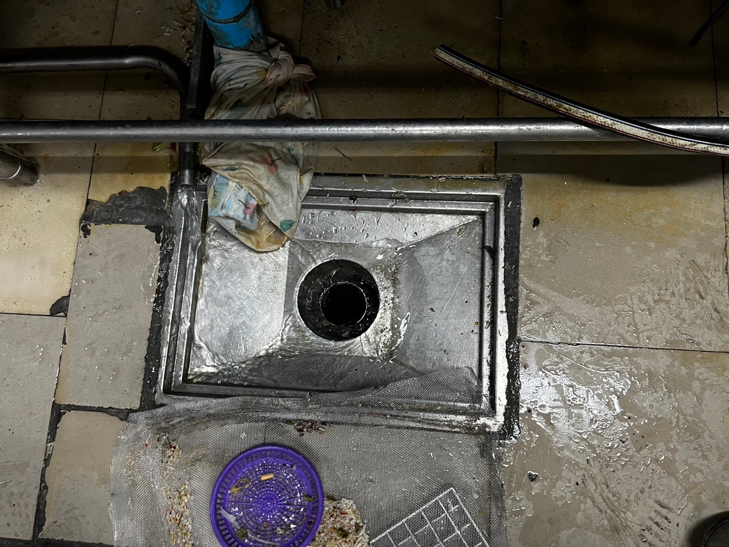 12 - https://มือปราบท่อตัน.com | บริการแก้ท่อตัน ท่ออุดตัน ส้วมตัน ด้วยงูเหล็ก บริการลอกท่อระบายน้ำเสีย ท่ออุดตัน บริการล้างท่อไขมัน โดยทีมช่างที่มีประสบการณ์ทำงานมากกว่า 20 ปี