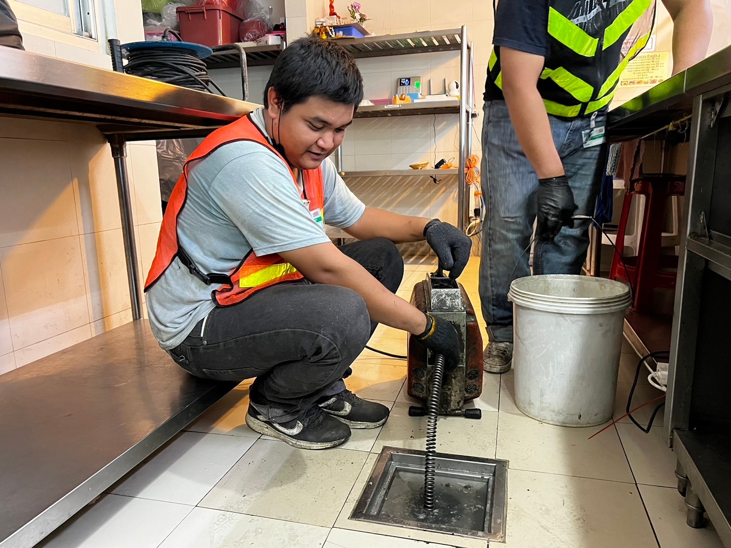 15 - https://มือปราบท่อตัน.com | บริการแก้ท่อตัน ท่ออุดตัน ส้วมตัน ด้วยงูเหล็ก บริการลอกท่อระบายน้ำเสีย ท่ออุดตัน บริการล้างท่อไขมัน โดยทีมช่างที่มีประสบการณ์ทำงานมากกว่า 20 ปี