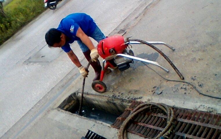 23 - https://มือปราบท่อตัน.com | บริการแก้ท่อตัน ท่ออุดตัน ส้วมตัน ด้วยงูเหล็ก บริการลอกท่อระบายน้ำเสีย ท่ออุดตัน บริการล้างท่อไขมัน โดยทีมช่างที่มีประสบการณ์ทำงานมากกว่า 20 ปี