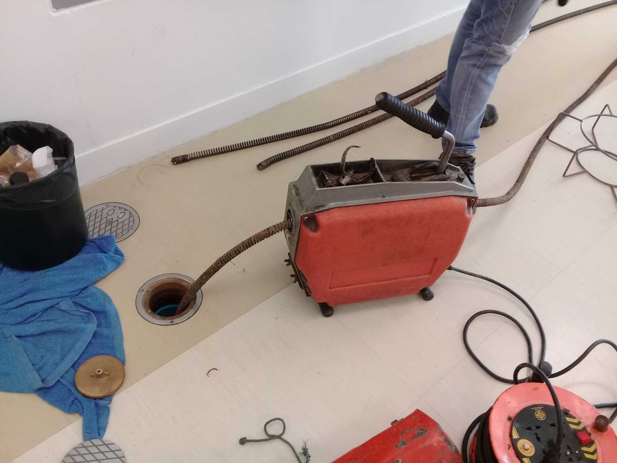 25 - https://มือปราบท่อตัน.com | บริการแก้ท่อตัน ท่ออุดตัน ส้วมตัน ด้วยงูเหล็ก บริการลอกท่อระบายน้ำเสีย ท่ออุดตัน บริการล้างท่อไขมัน โดยทีมช่างที่มีประสบการณ์ทำงานมากกว่า 20 ปี