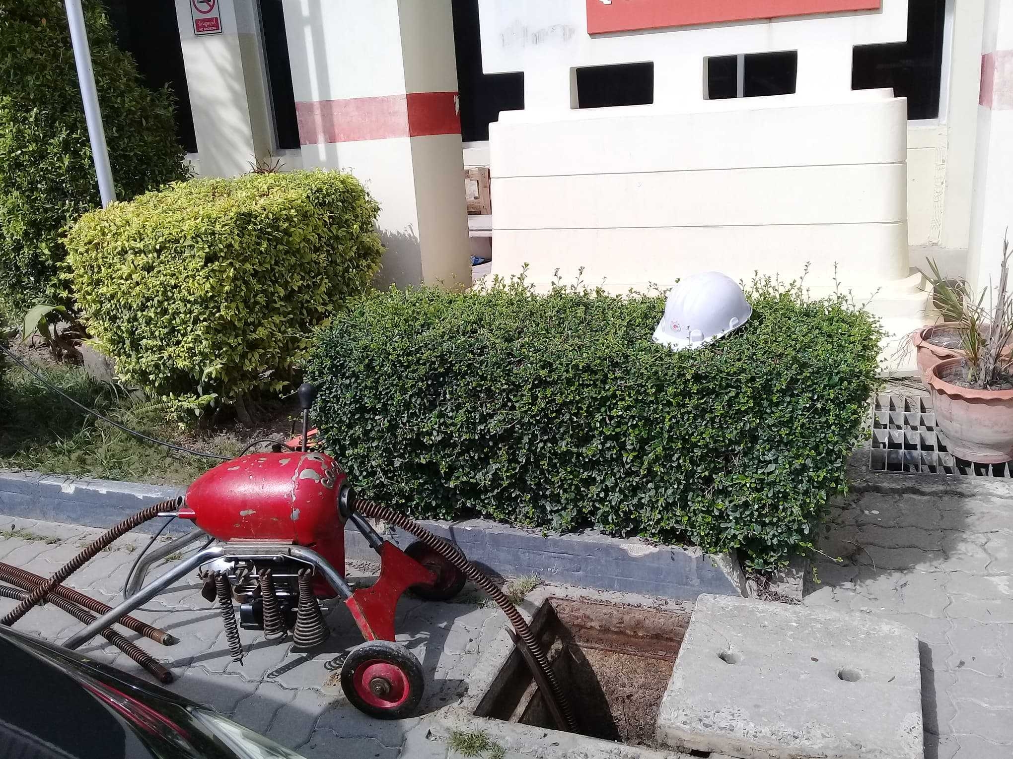 28 - https://มือปราบท่อตัน.com | บริการแก้ท่อตัน ท่ออุดตัน ส้วมตัน ด้วยงูเหล็ก บริการลอกท่อระบายน้ำเสีย ท่ออุดตัน บริการล้างท่อไขมัน โดยทีมช่างที่มีประสบการณ์ทำงานมากกว่า 20 ปี